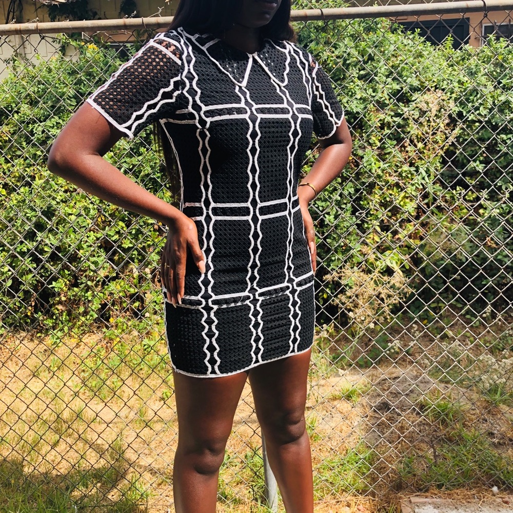 Black and White Lace Dress π - Picture 6 of 7